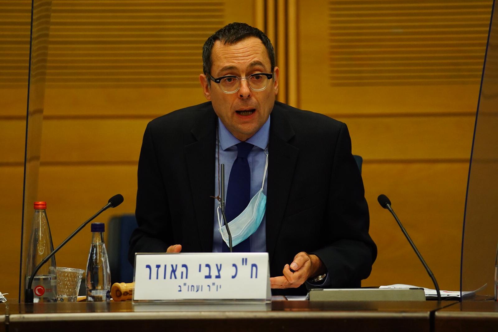צבי האוזר, אכיון השב"כ